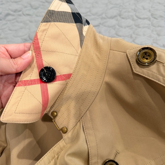 Burberry's Crombrook iconic beige mid-length trench coat size 8UK/S - Picture 10 of 16